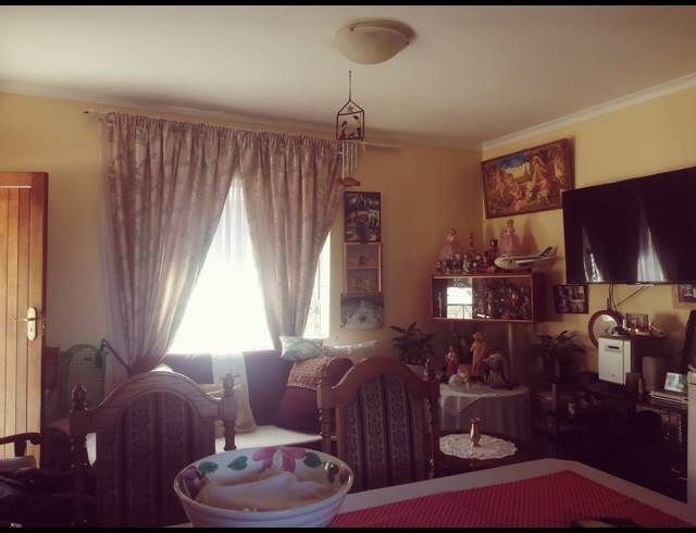 2 BEDROOM SIMPLEX FOR SALE IN ESCOMBE